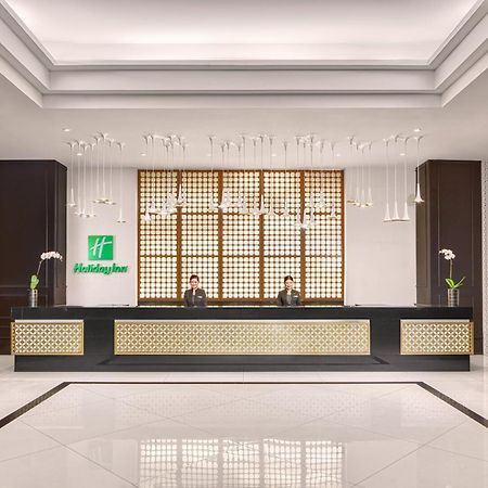 Holiday Inn & Suites Manila Galleria By Ihg Pasig City Exterior photo