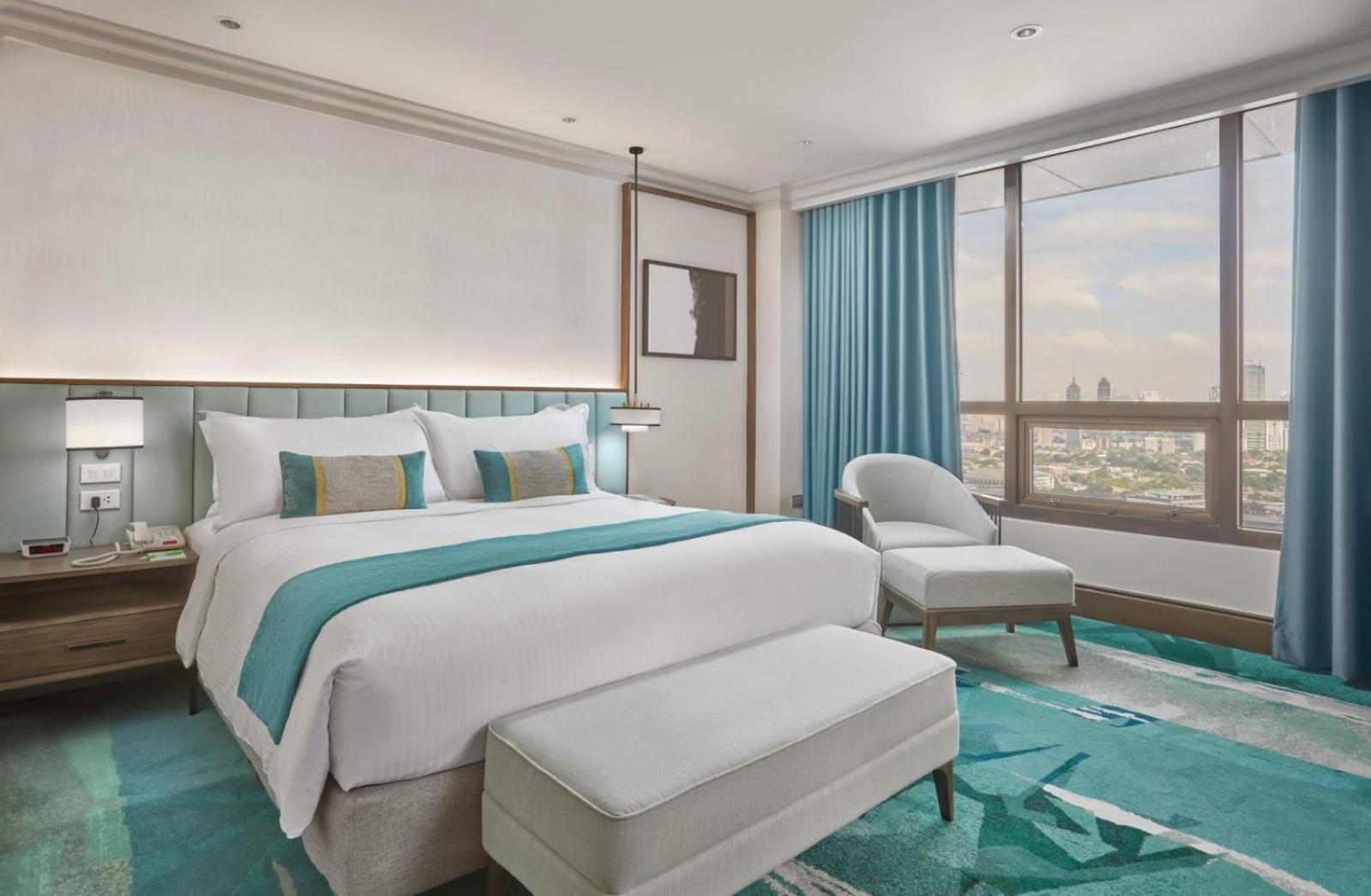 Holiday Inn & Suites Manila Galleria By Ihg Pasig City Exterior photo
