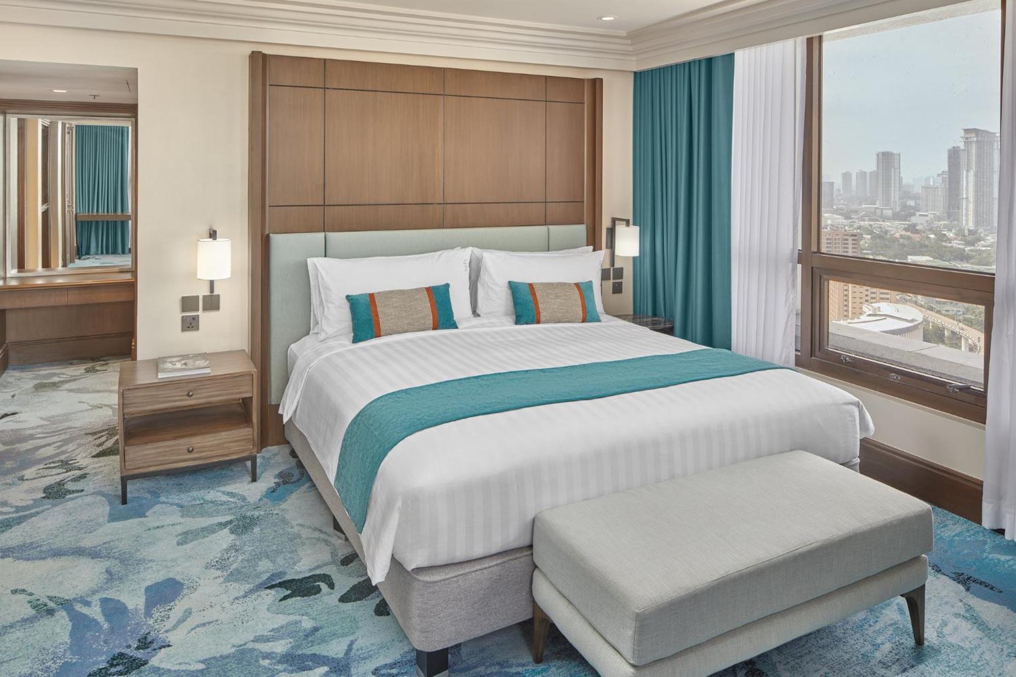 Holiday Inn & Suites Manila Galleria By Ihg Pasig City Exterior photo