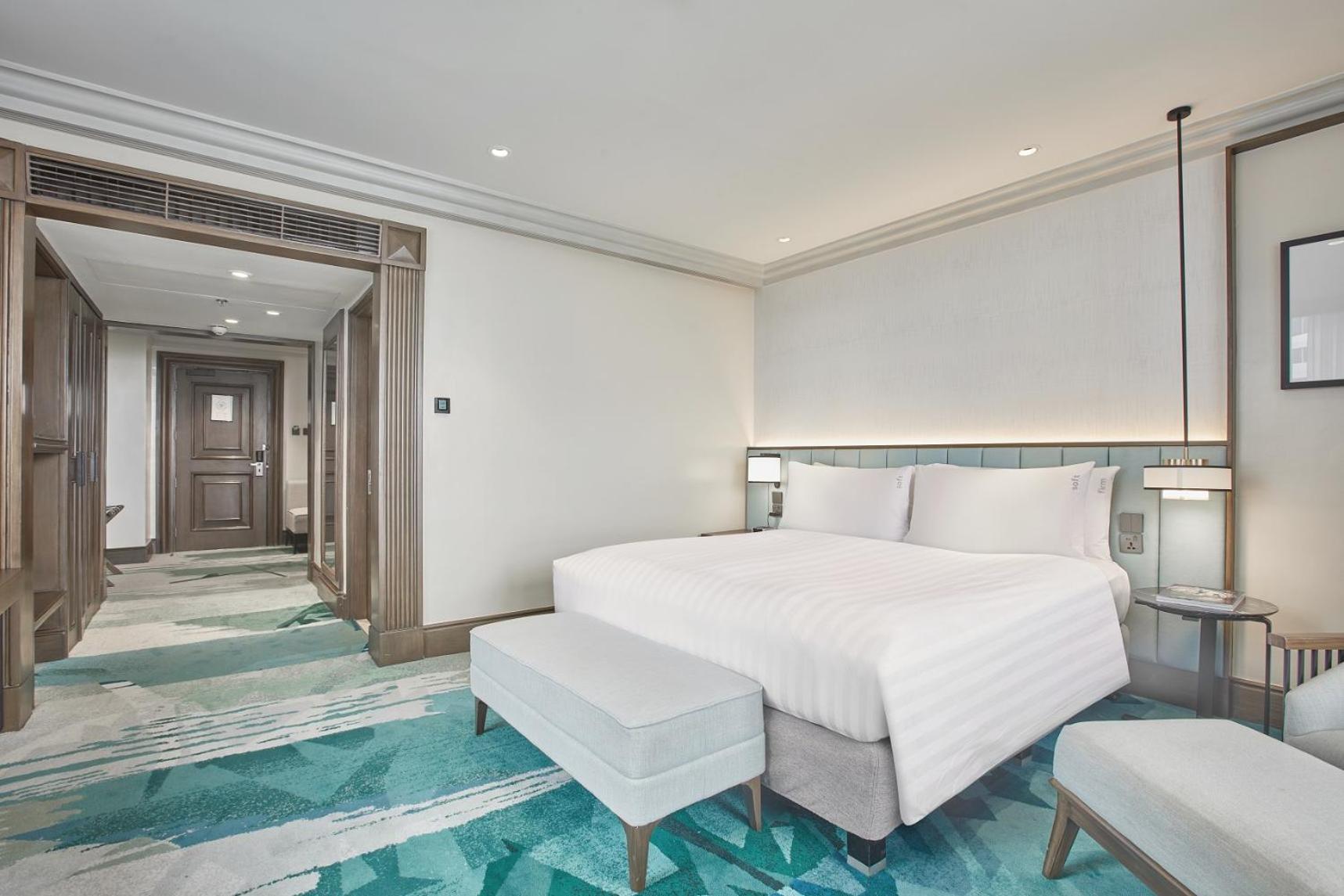 Holiday Inn & Suites Manila Galleria By Ihg Pasig City Exterior photo