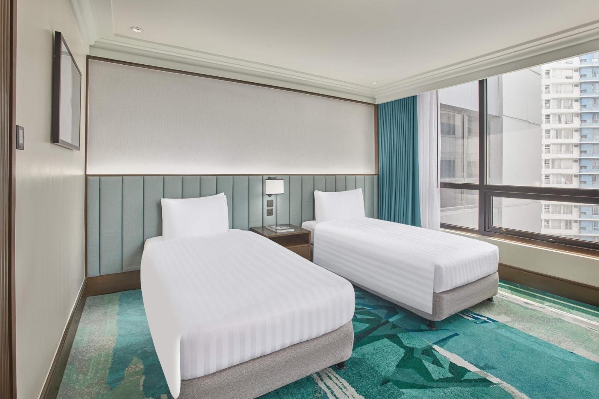Holiday Inn & Suites Manila Galleria By Ihg Pasig City Exterior photo
